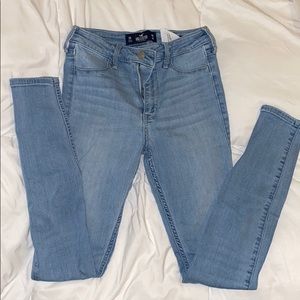 Hollister Women’s High-Rise Jean Legging Jeans